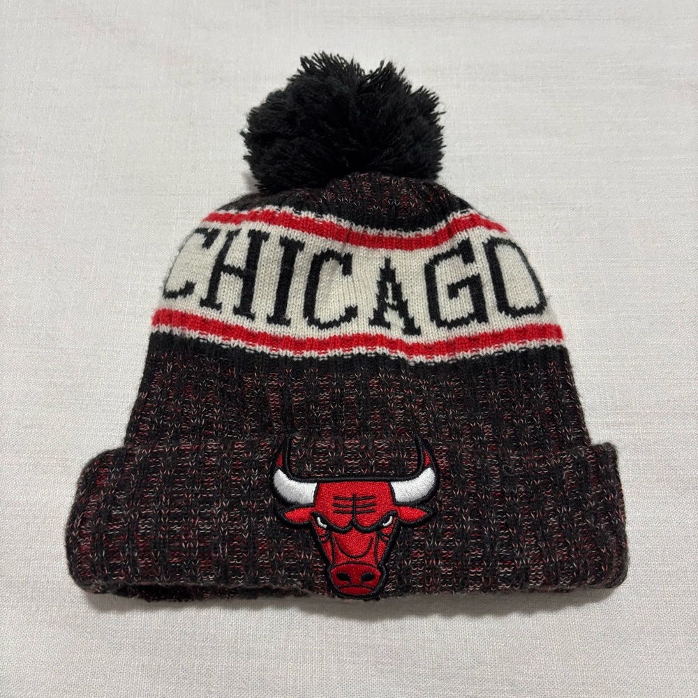 Kids New Era Chicago Bulls Pom Beanie